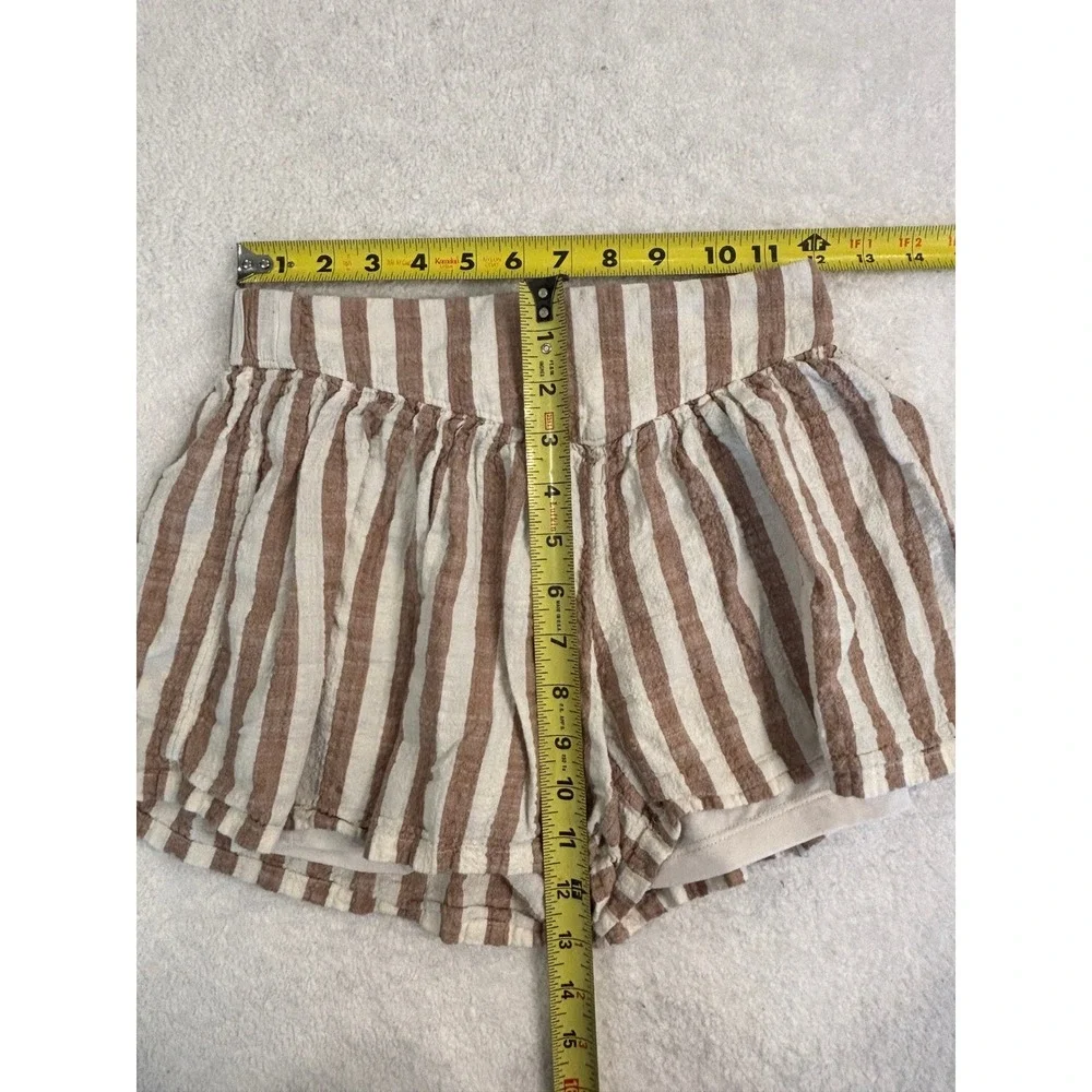 Old Navy Girls Tan White Striped Shorts L 10-12 Elastic‎ Waist Lined Neutral